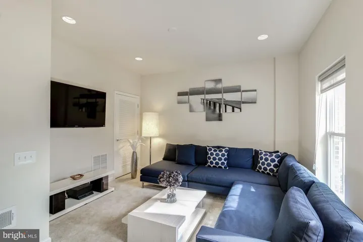 9423 Canonbury Sq, Fairfax, Virginia 22031