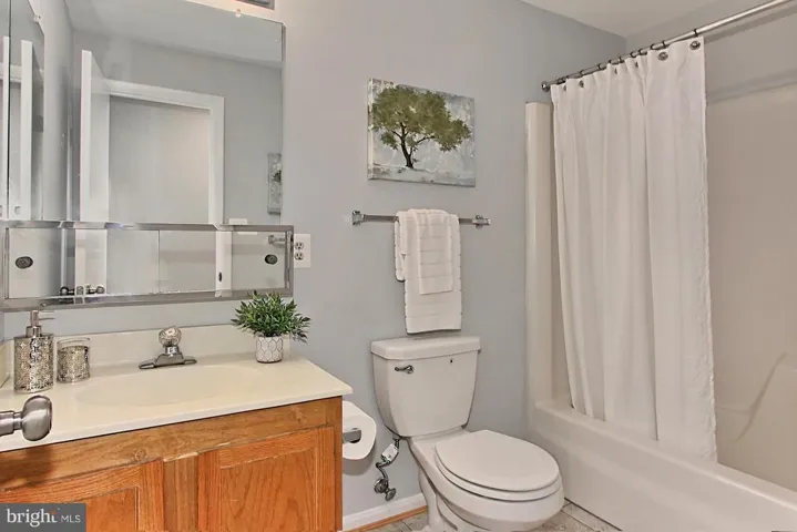3237 Dye Dr, Falls Church, Virginia 22042