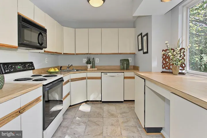 3237 Dye Dr, Falls Church, Virginia 22042