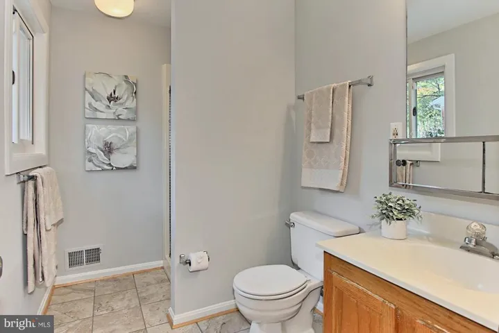 3237 Dye Dr, Falls Church, Virginia 22042