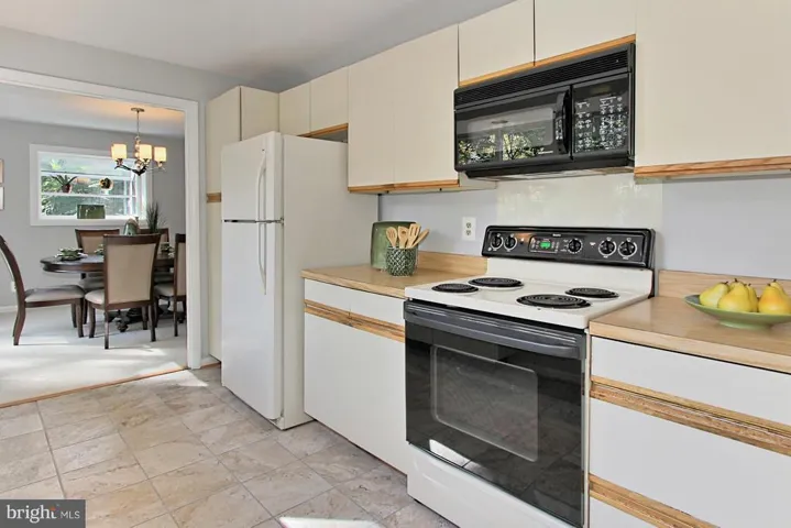 3237 Dye Dr, Falls Church, Virginia 22042