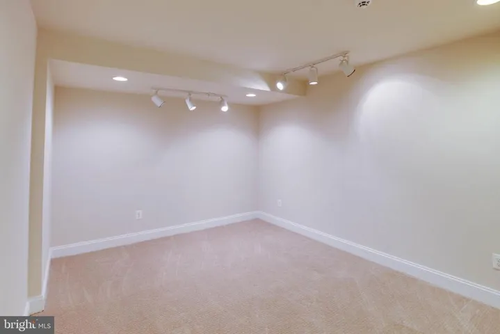 12872 Classic Springs Dr, Manassas, Virginia 20112