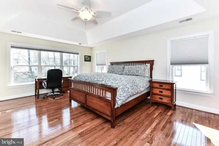910 Desale St Sw, Vienna, Virginia 22180