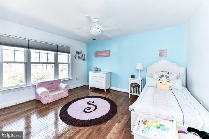 910 Desale St Sw, Vienna, Virginia 22180