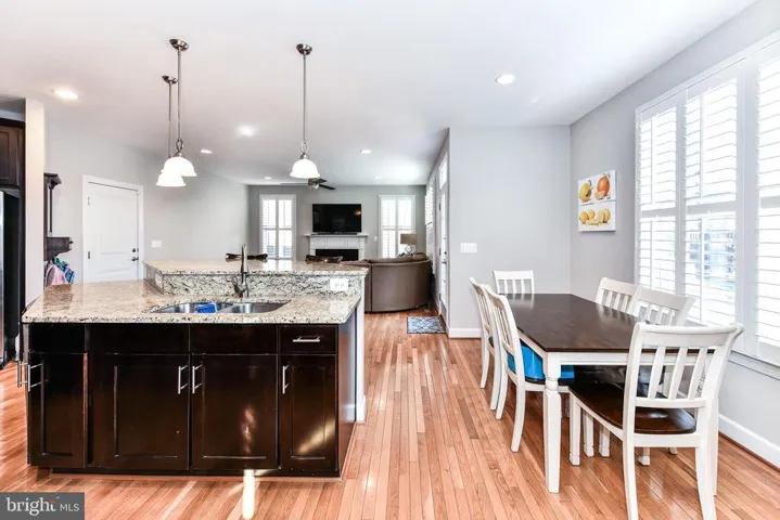 910 Desale St Sw, Vienna, Virginia 22180
