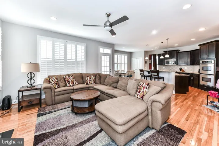 910 Desale St Sw, Vienna, Virginia 22180