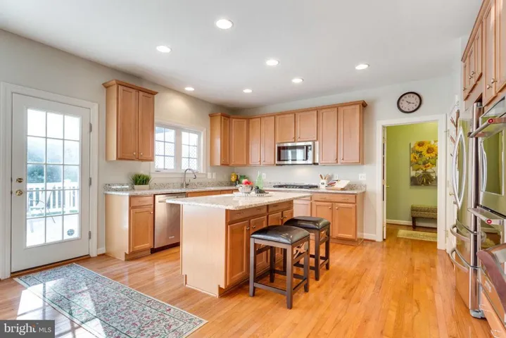 6333 River Downs Rd, Alexandria, Virginia 22312