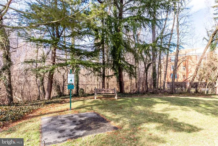 7630 Provincial Dr #201, Mclean, Virginia 22102