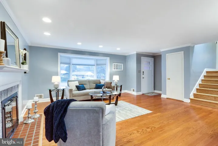 901 Banks Pl, Alexandria, Virginia 22312