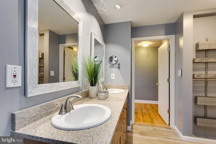 901 Banks Pl, Alexandria, Virginia 22312
