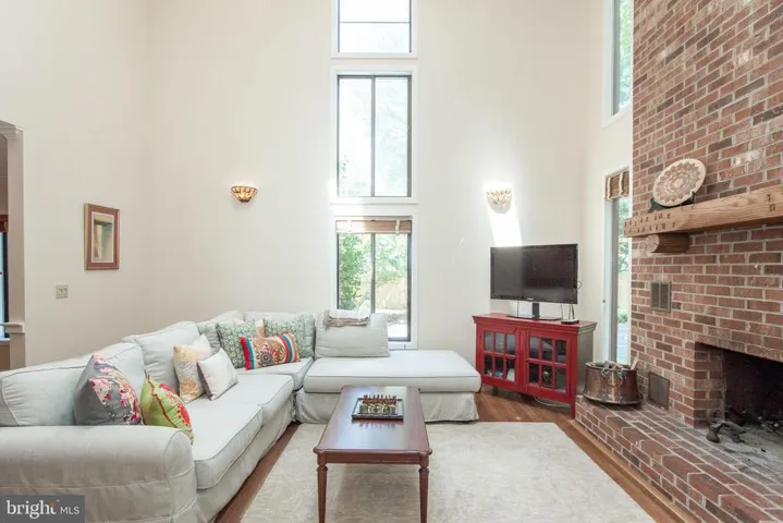 3132 Annandale Rd, Falls Church, Virginia 22042