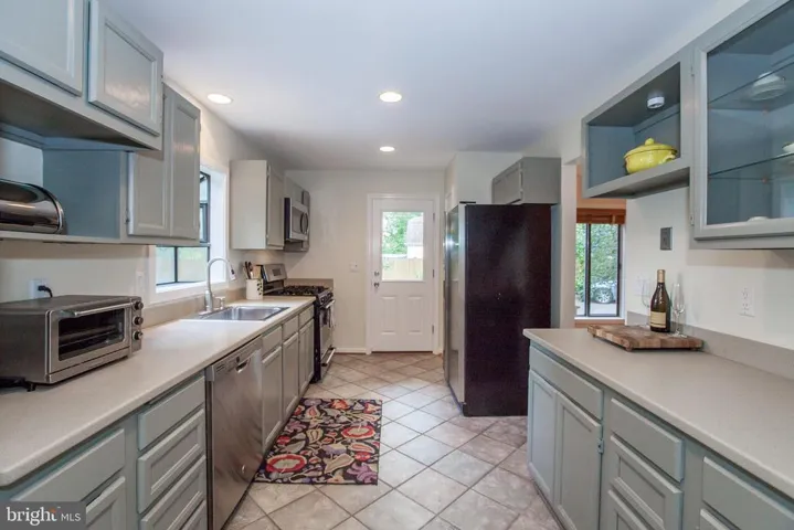3132 Annandale Rd, Falls Church, Virginia 22042