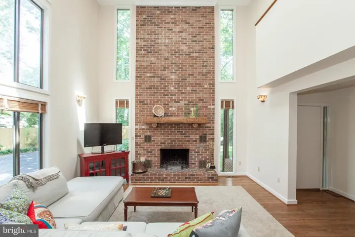 3132 Annandale Rd, Falls Church, Virginia 22042