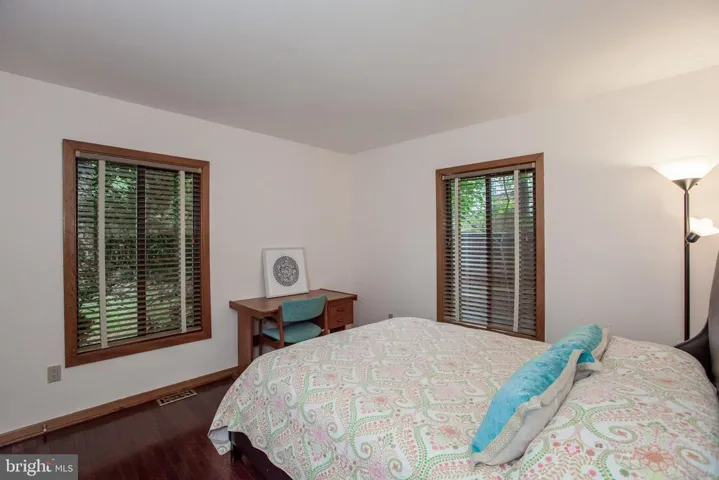 3132 Annandale Rd, Falls Church, Virginia 22042