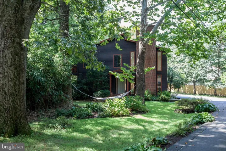 3132 Annandale Rd, Falls Church, Virginia 22042