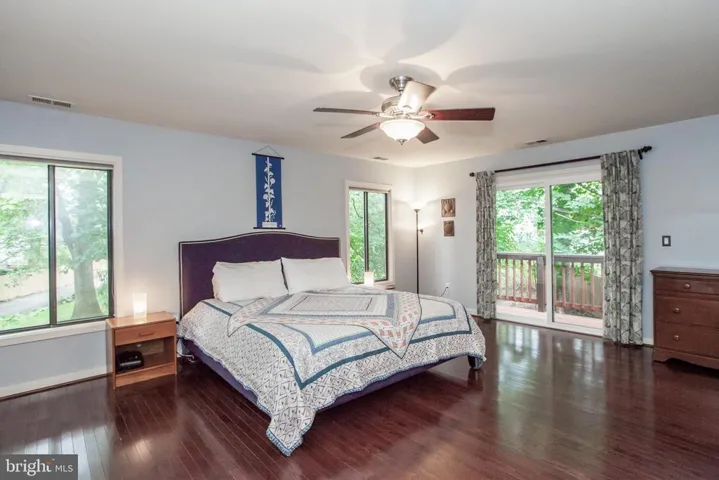 3132 Annandale Rd, Falls Church, Virginia 22042