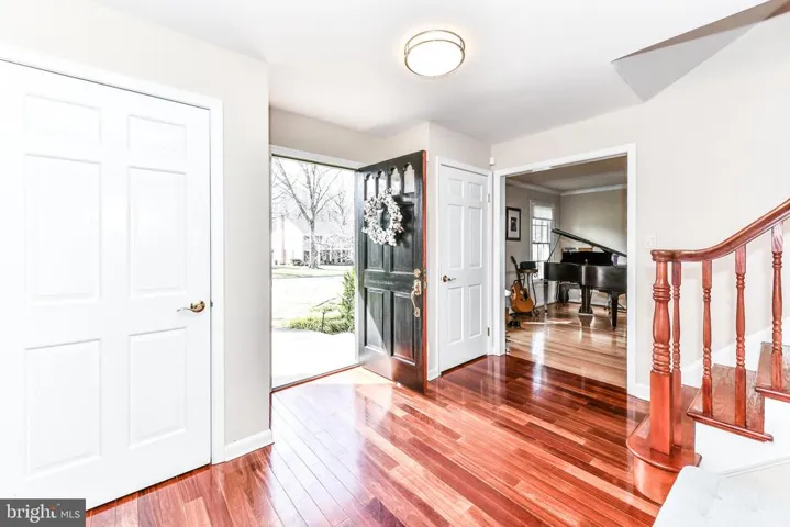 1733 Abbey Oak Dr, Vienna, Virginia 22182