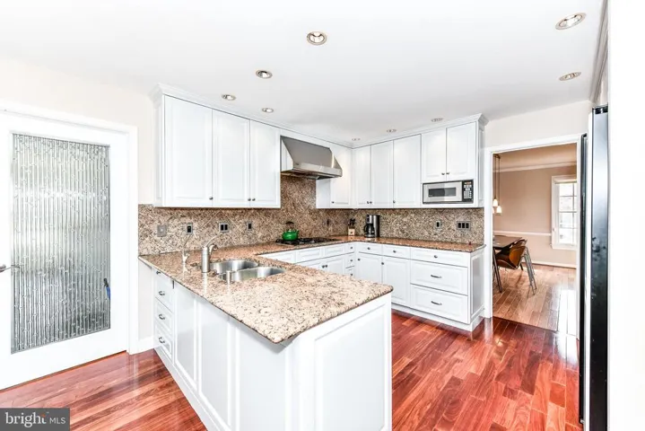 1733 Abbey Oak Dr, Vienna, Virginia 22182