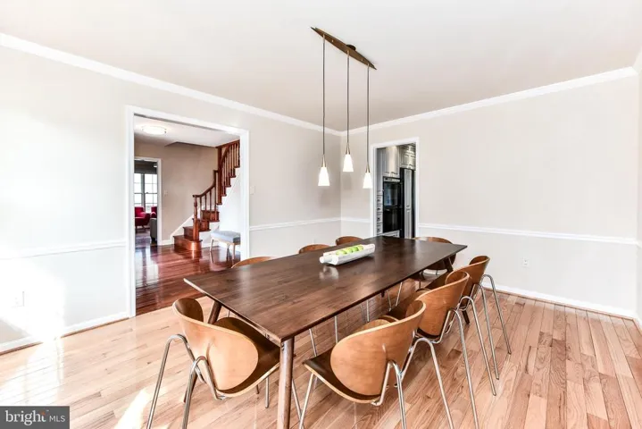 1733 Abbey Oak Dr, Vienna, Virginia 22182