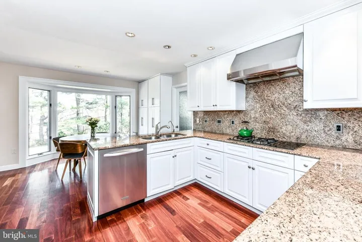 1733 Abbey Oak Dr, Vienna, Virginia 22182