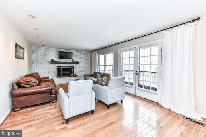 1733 Abbey Oak Dr, Vienna, Virginia 22182