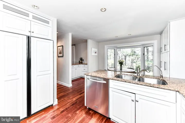 1733 Abbey Oak Dr, Vienna, Virginia 22182