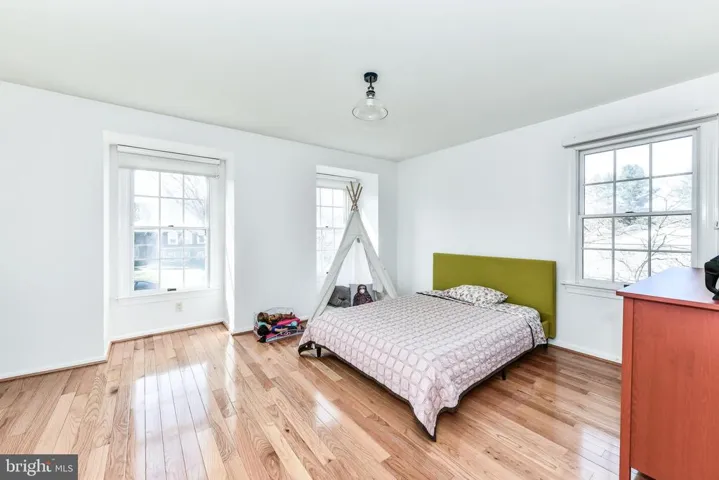 1733 Abbey Oak Dr, Vienna, Virginia 22182