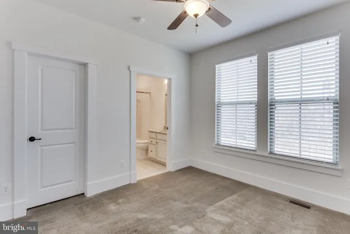 17052 Silver Arrow Dr, Dumfries, Virginia 22026