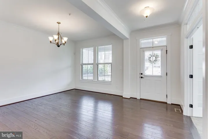 17052 Silver Arrow Dr, Dumfries, Virginia 22026