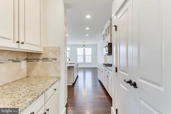 17052 Silver Arrow Dr, Dumfries, Virginia 22026
