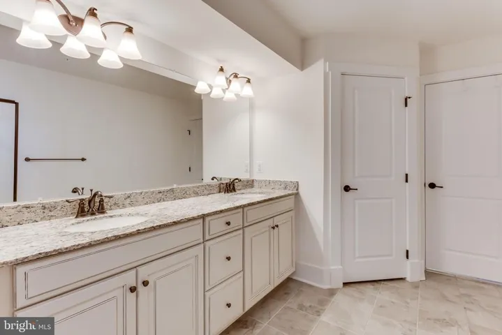 17052 Silver Arrow Dr, Dumfries, Virginia 22026