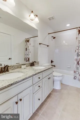 17052 Silver Arrow Dr, Dumfries, Virginia 22026