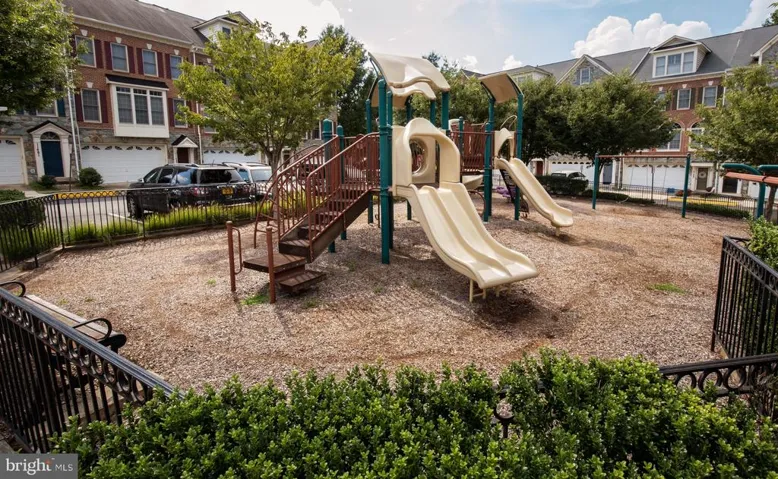 11422 Log Ridge Dr, Fairfax, Virginia 22030
