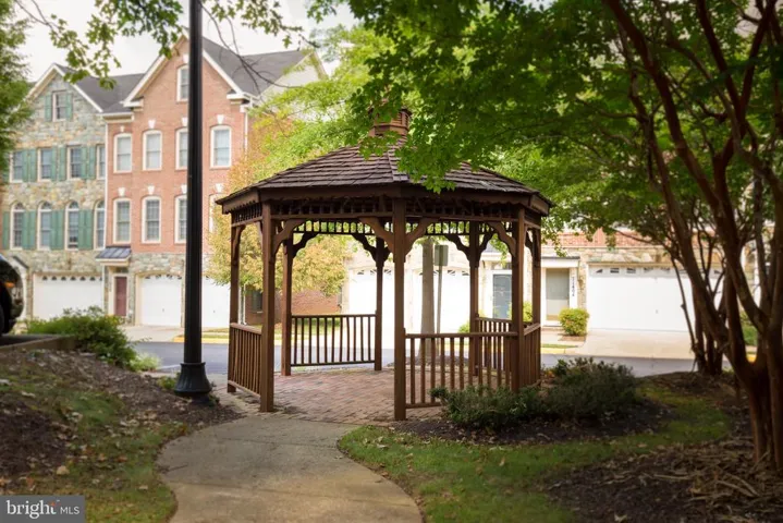 11422 Log Ridge Dr, Fairfax, Virginia 22030