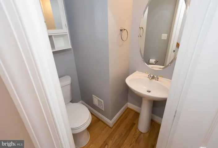 11422 Log Ridge Dr, Fairfax, Virginia 22030