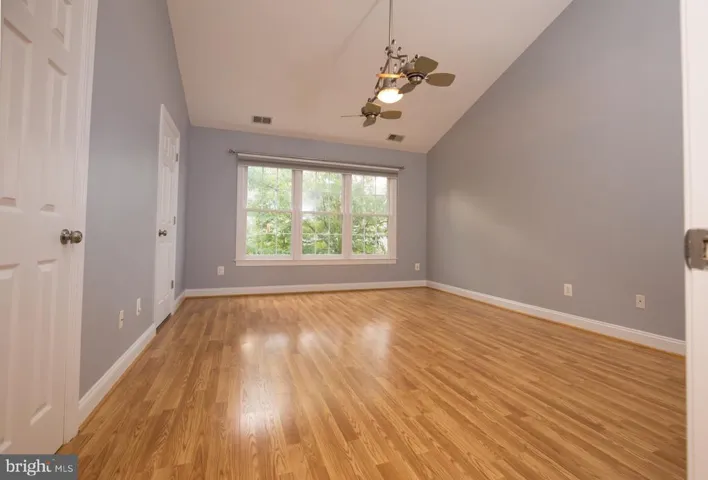 11422 Log Ridge Dr, Fairfax, Virginia 22030