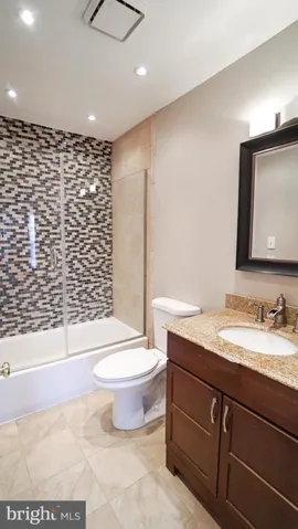 14566 Woodgate Manor Cir, Centreville, Virginia 20120