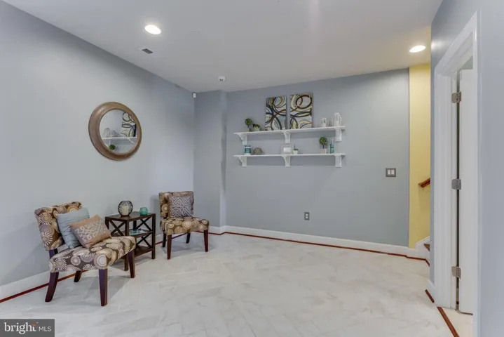 543 Triadelphia Way, Alexandria, Virginia 22312