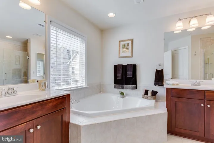 543 Triadelphia Way, Alexandria, Virginia 22312