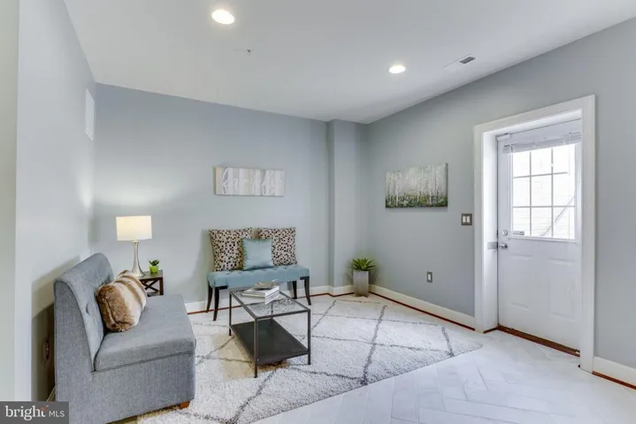 543 Triadelphia Way, Alexandria, Virginia 22312