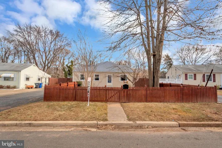 3210 Campbell Dr, Alexandria, Virginia 22303