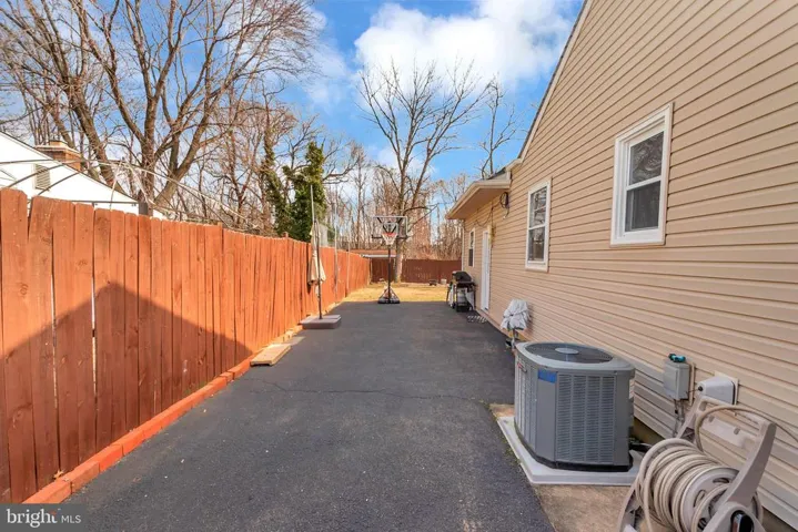 3210 Campbell Dr, Alexandria, Virginia 22303
