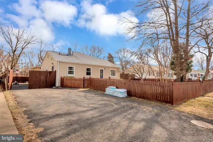 3210 Campbell Dr, Alexandria, Virginia 22303