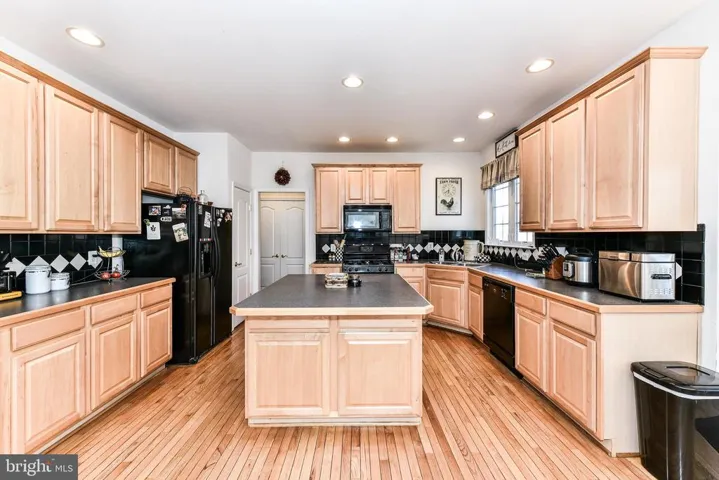 5051 Veronica Rd, Centreville, Virginia 20120