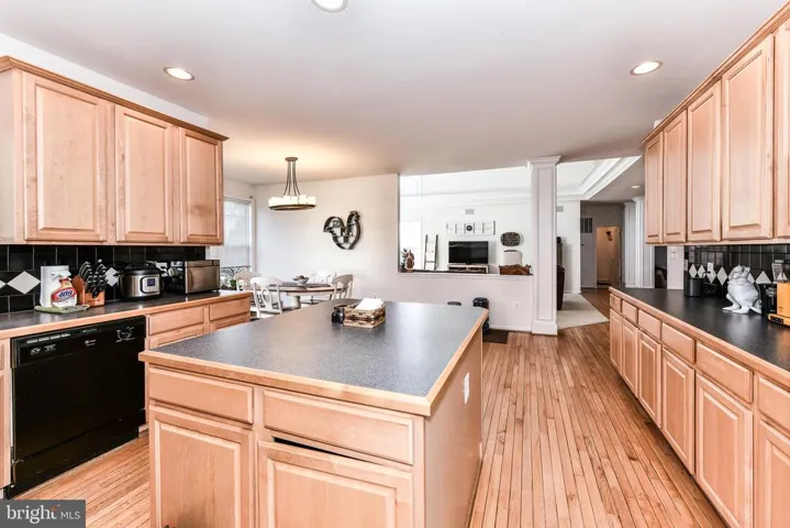5051 Veronica Rd, Centreville, Virginia 20120