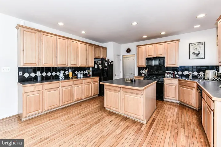 5051 Veronica Rd, Centreville, Virginia 20120