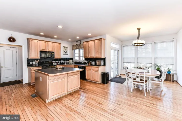 5051 Veronica Rd, Centreville, Virginia 20120