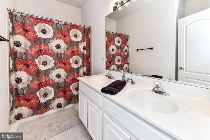 5051 Veronica Rd, Centreville, Virginia 20120