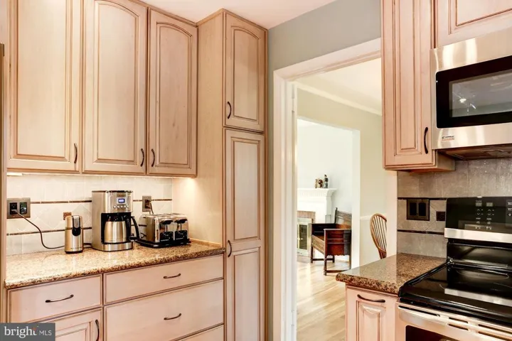 526 Poplar Dr, Falls Church, Virginia 22046