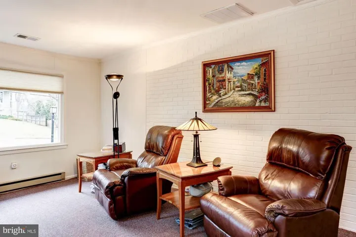 526 Poplar Dr, Falls Church, Virginia 22046